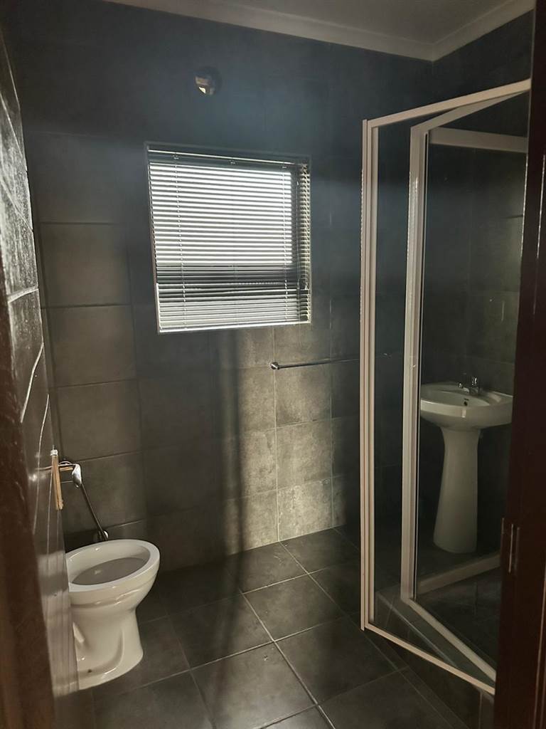 To Let 2 Bedroom Property for Rent in Lambton Gauteng