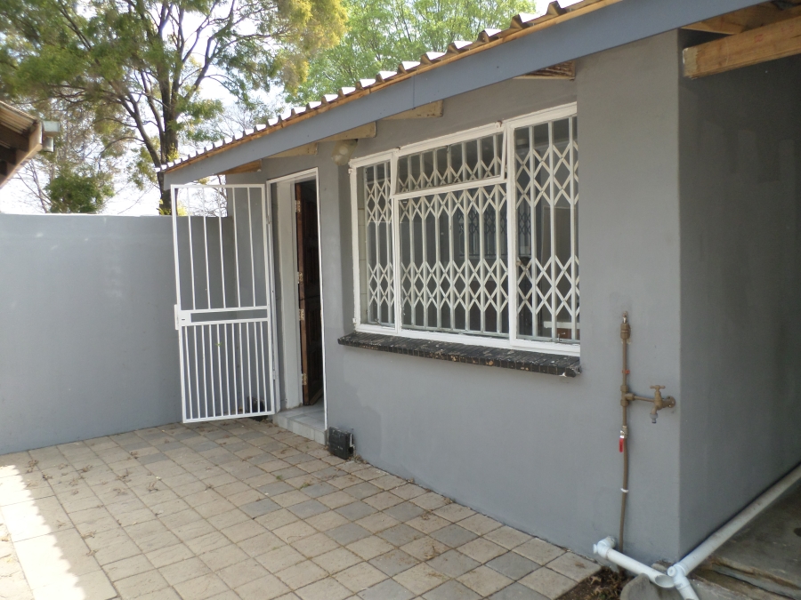To Let 3 Bedroom Property for Rent in Knoppieslaagte Gauteng
