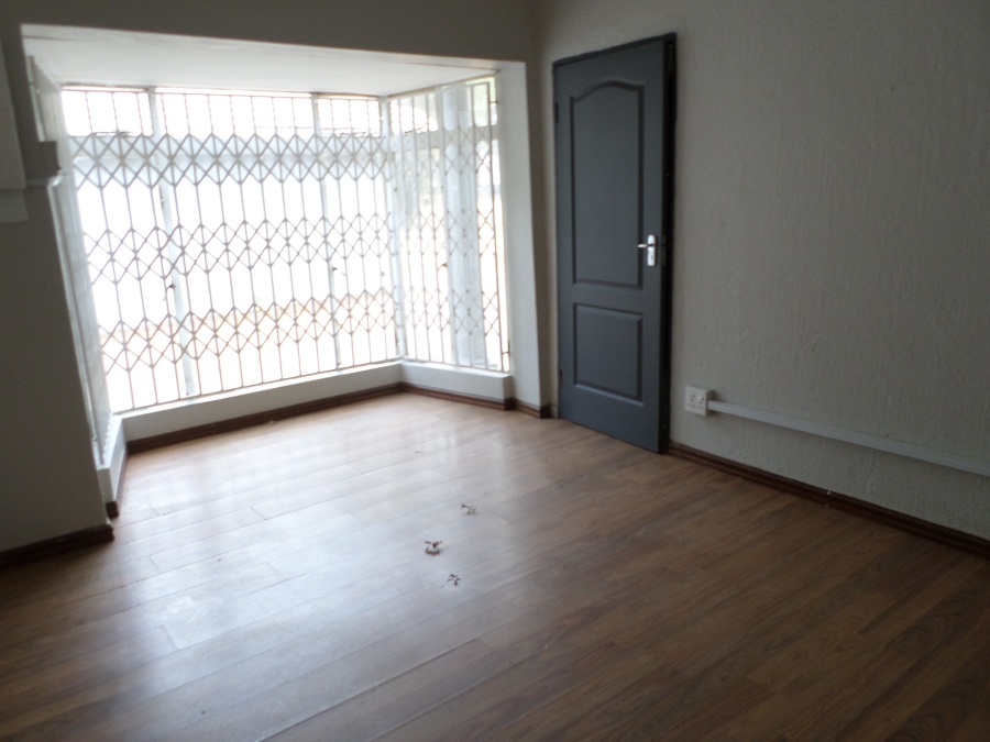 To Let 3 Bedroom Property for Rent in Knoppieslaagte Gauteng