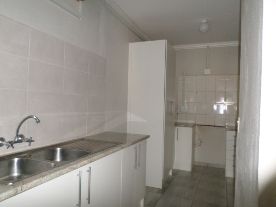 To Let 2 Bedroom Property for Rent in Knoppieslaagte Gauteng