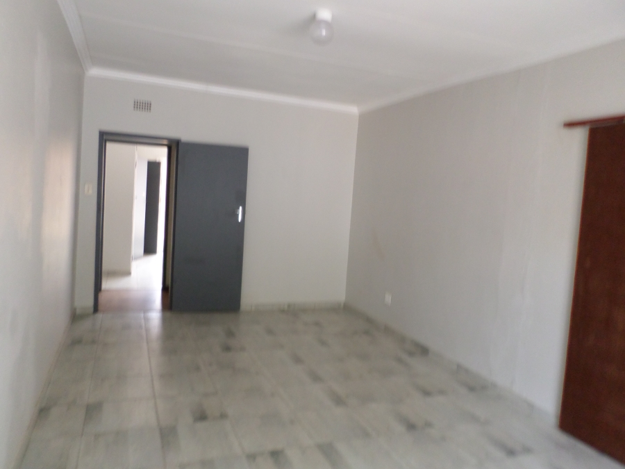 To Let 2 Bedroom Property for Rent in Knoppieslaagte Gauteng