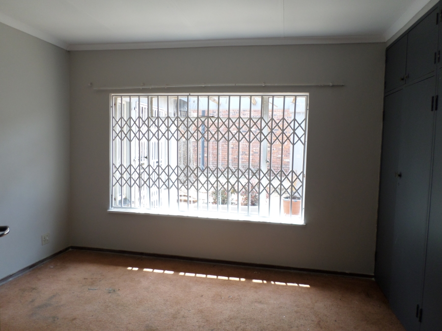 To Let 2 Bedroom Property for Rent in Knoppieslaagte Gauteng