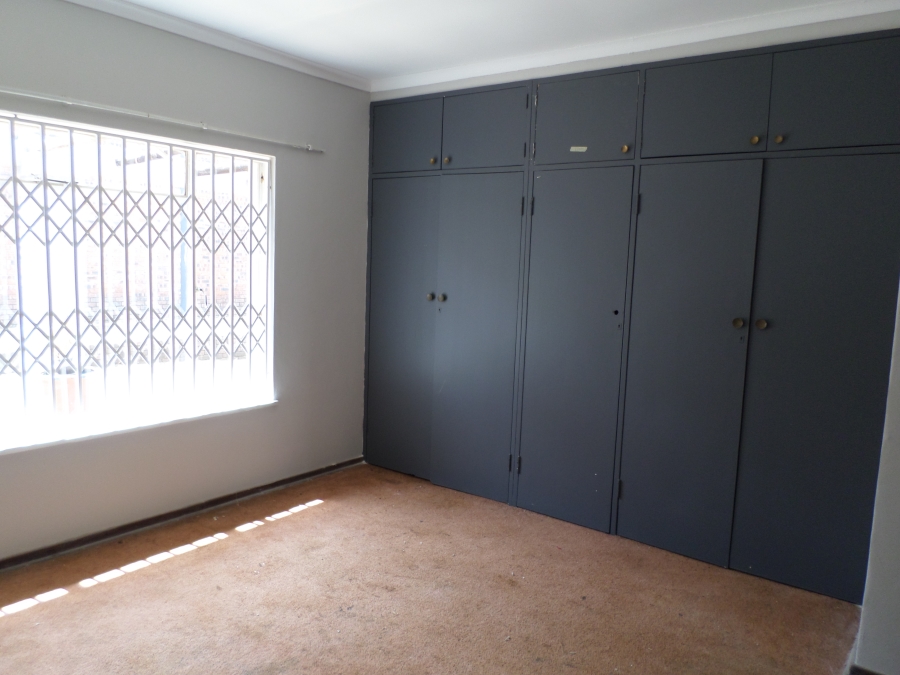To Let 2 Bedroom Property for Rent in Knoppieslaagte Gauteng