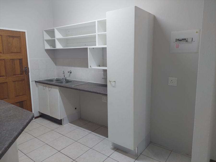 2 Bedroom Property for Sale in Roodekrans Gauteng