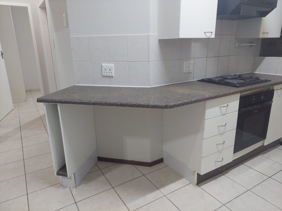 2 Bedroom Property for Sale in Roodekrans Gauteng