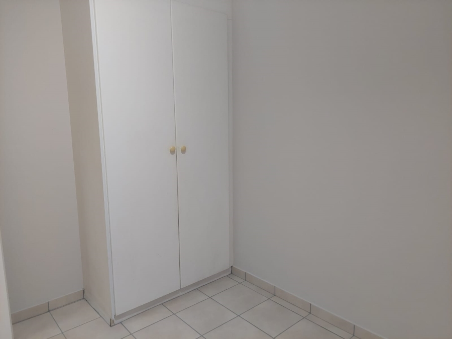 2 Bedroom Property for Sale in Roodekrans Gauteng