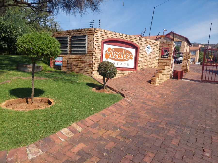2 Bedroom Property for Sale in Roodekrans Gauteng