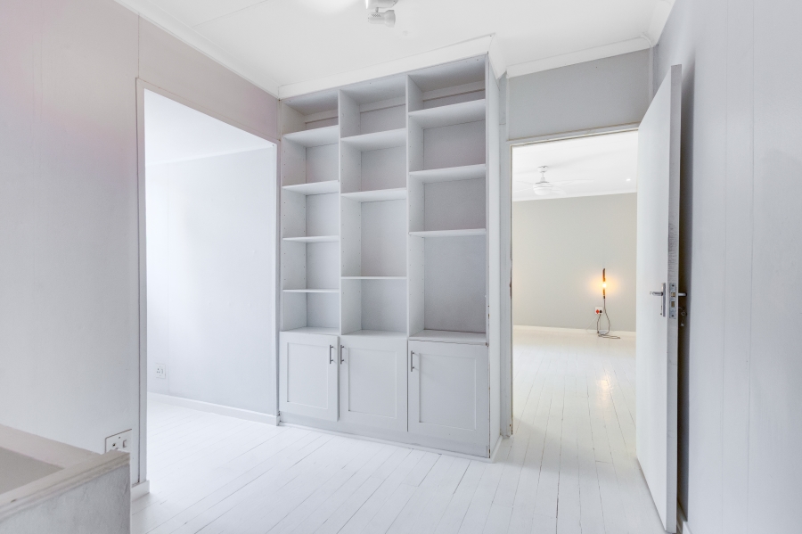 2 Bedroom Property for Sale in Magaliessig Gauteng
