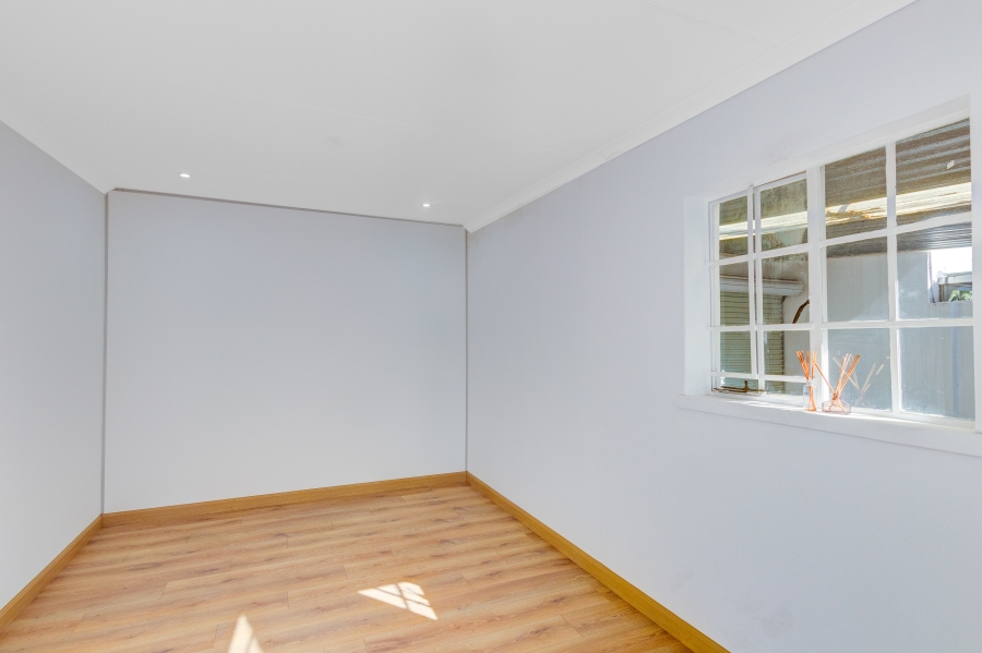 2 Bedroom Property for Sale in Magaliessig Gauteng