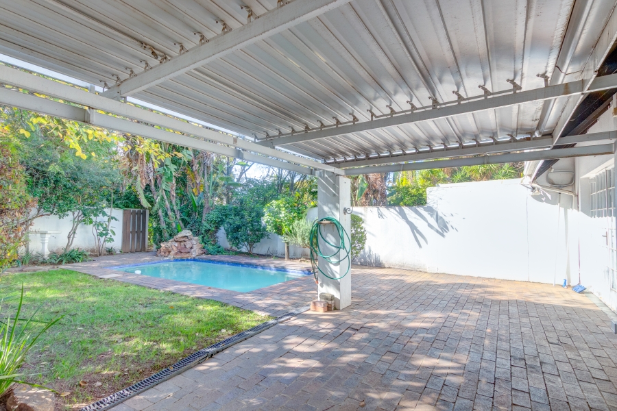 2 Bedroom Property for Sale in Magaliessig Gauteng