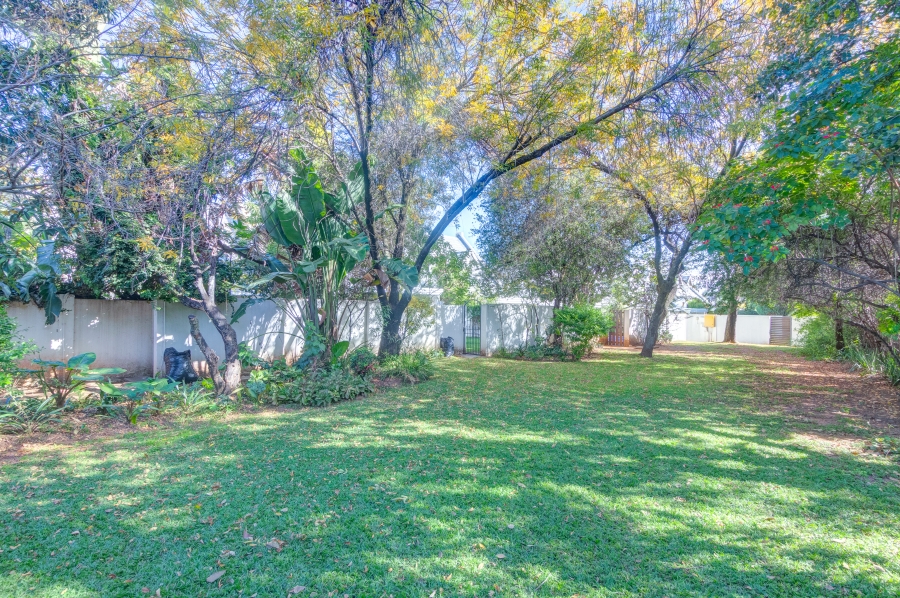 2 Bedroom Property for Sale in Magaliessig Gauteng
