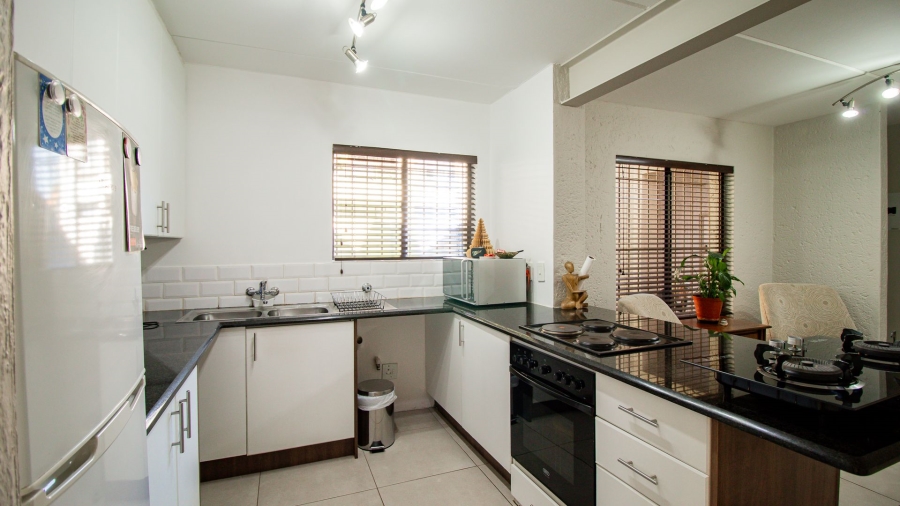 2 Bedroom Property for Sale in Oriel Gauteng