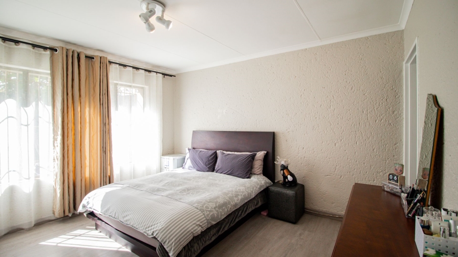 2 Bedroom Property for Sale in Oriel Gauteng