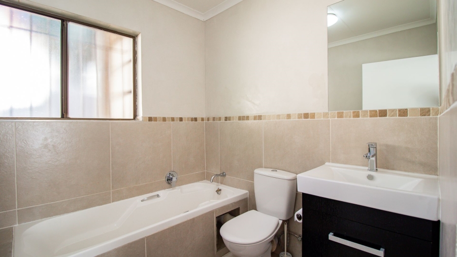 2 Bedroom Property for Sale in Oriel Gauteng