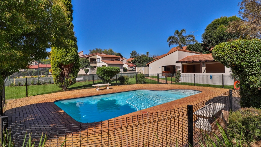 2 Bedroom Property for Sale in Oriel Gauteng