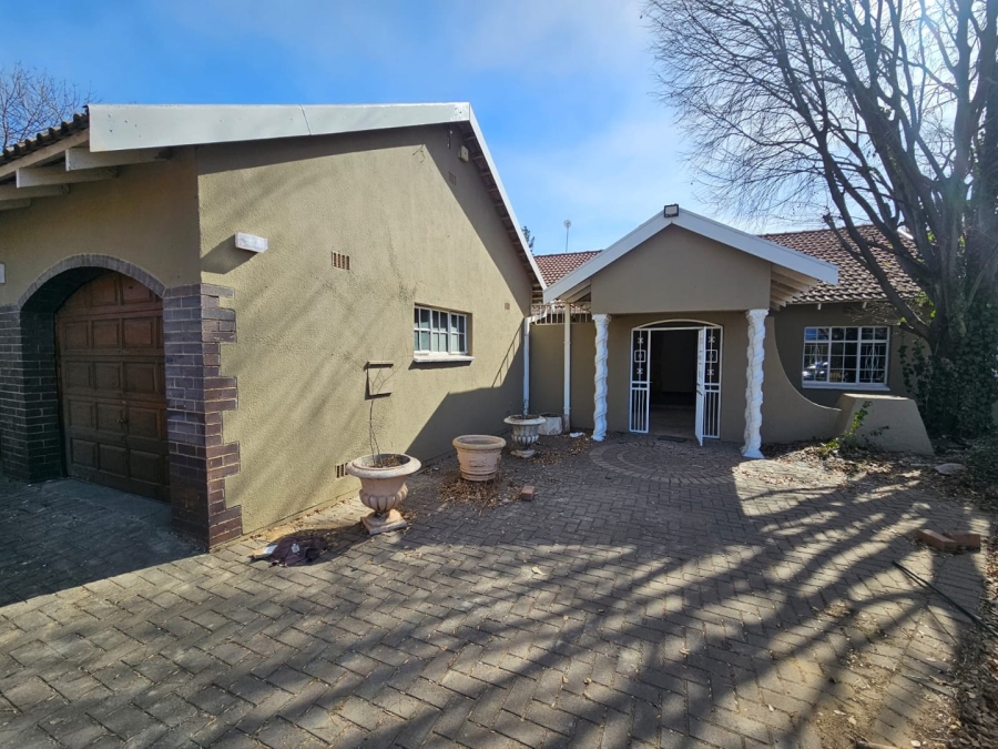 3 Bedroom Property for Sale in Three Rivers Proper Gauteng