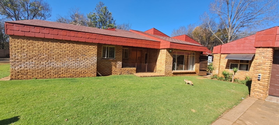 5 Bedroom Property for Sale in Three Rivers Proper Gauteng