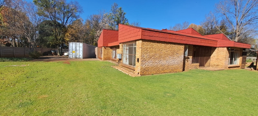 5 Bedroom Property for Sale in Three Rivers Proper Gauteng