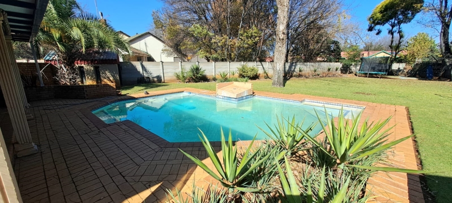 5 Bedroom Property for Sale in Three Rivers Proper Gauteng