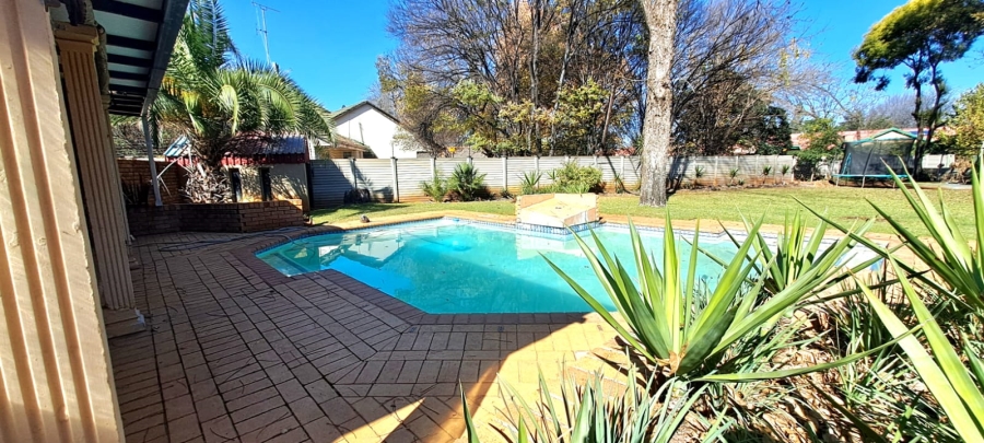 5 Bedroom Property for Sale in Three Rivers Proper Gauteng