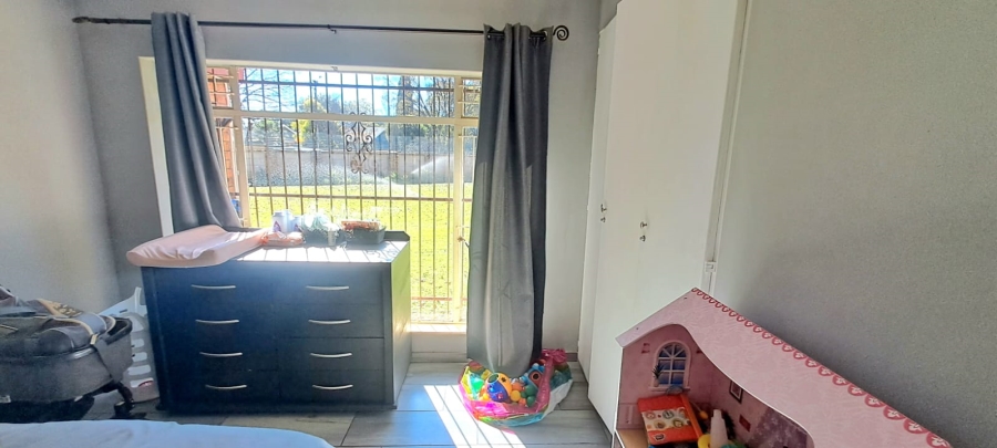 5 Bedroom Property for Sale in Three Rivers Proper Gauteng