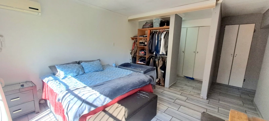 5 Bedroom Property for Sale in Three Rivers Proper Gauteng
