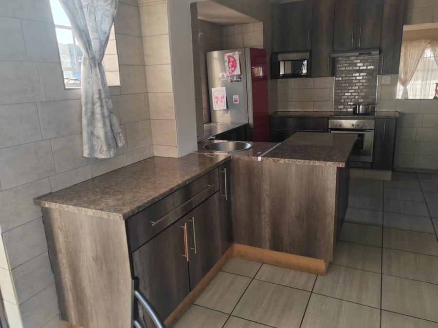 3 Bedroom Property for Sale in Geduld Ext 2 Gauteng