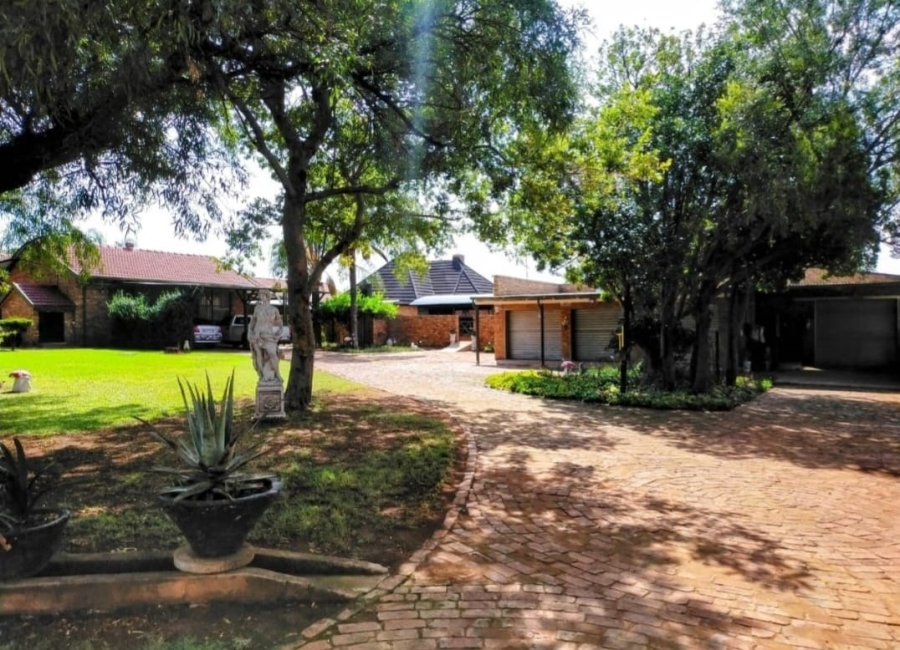13 Bedroom Property for Sale in Pretoria North Gauteng