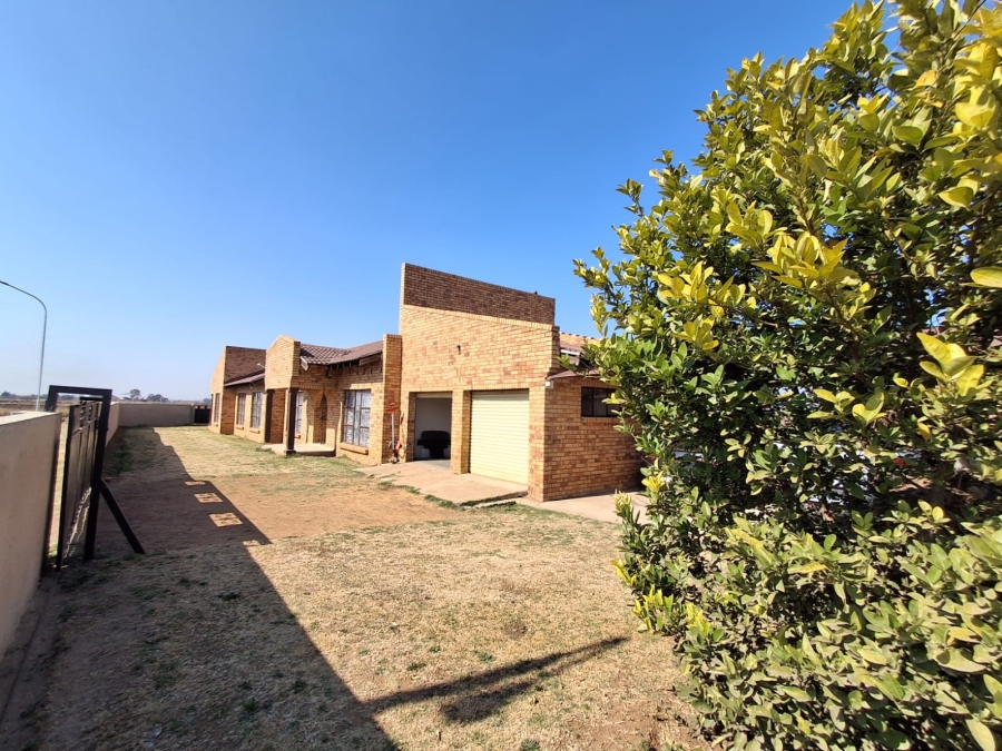 5 Bedroom Property for Sale in Waldrift Gauteng
