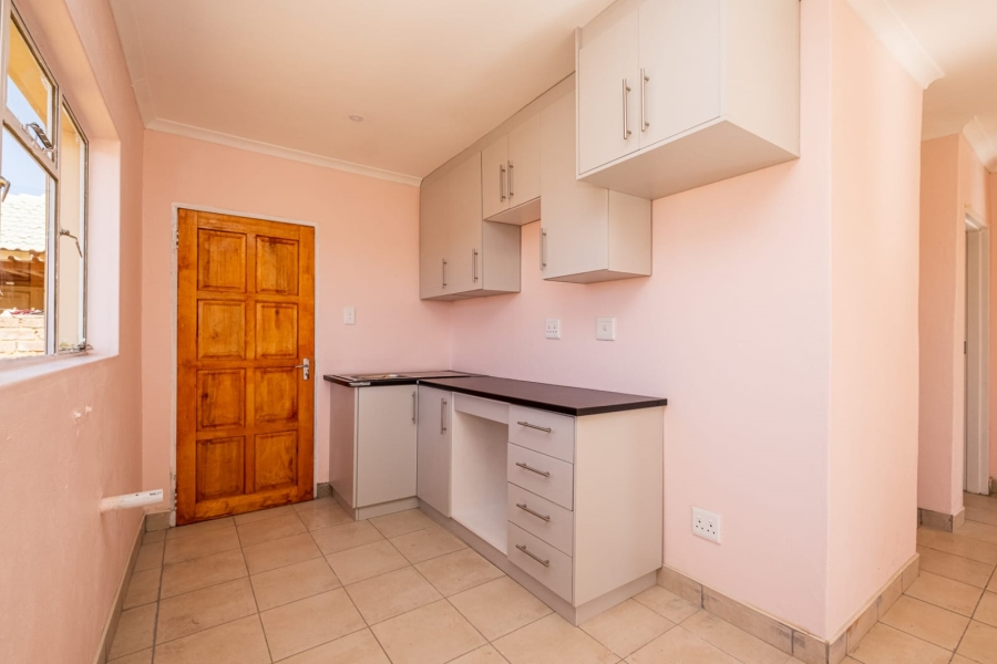 2 Bedroom Property for Sale in Lower Finsbury Gauteng