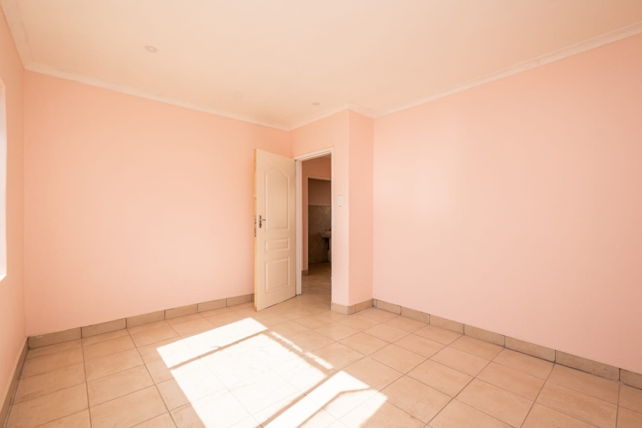 2 Bedroom Property for Sale in Lower Finsbury Gauteng