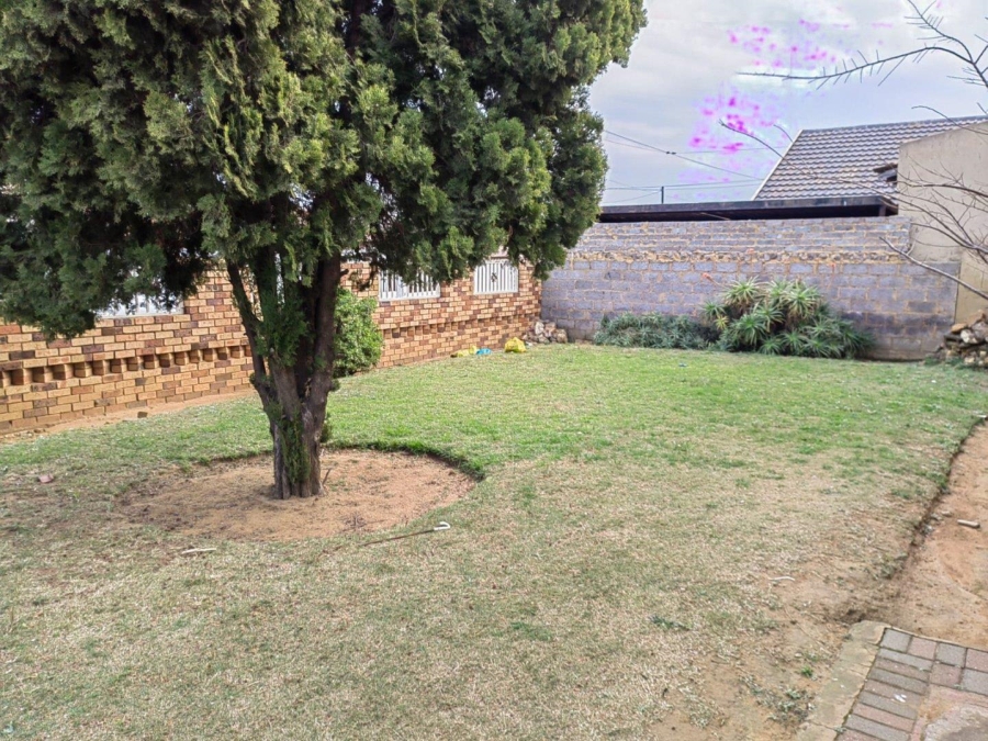 3 Bedroom Property for Sale in Mohlakeng Gauteng