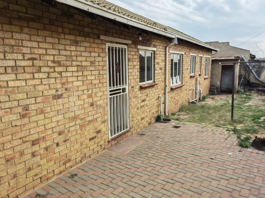 3 Bedroom Property for Sale in Mohlakeng Gauteng