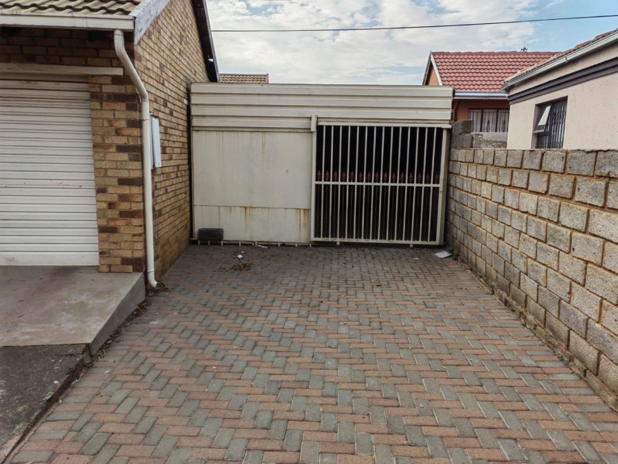 3 Bedroom Property for Sale in Mohlakeng Gauteng