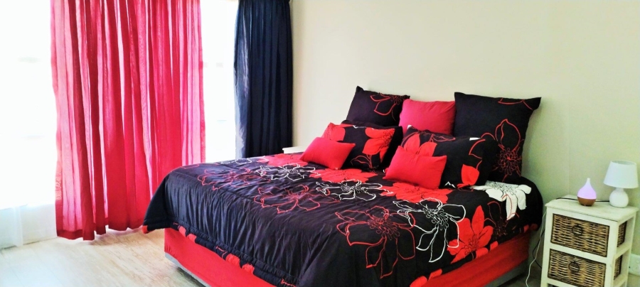 6 Bedroom Property for Sale in Rant En Dal Gauteng