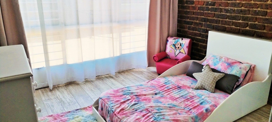 6 Bedroom Property for Sale in Rant En Dal Gauteng
