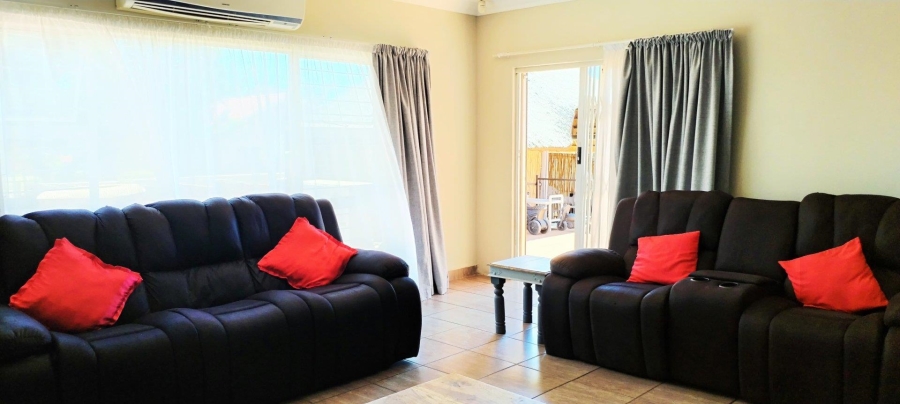 6 Bedroom Property for Sale in Rant En Dal Gauteng