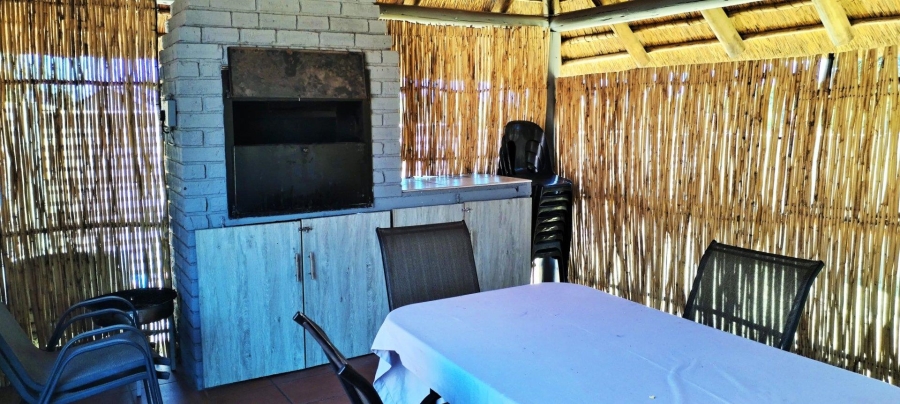 6 Bedroom Property for Sale in Rant En Dal Gauteng