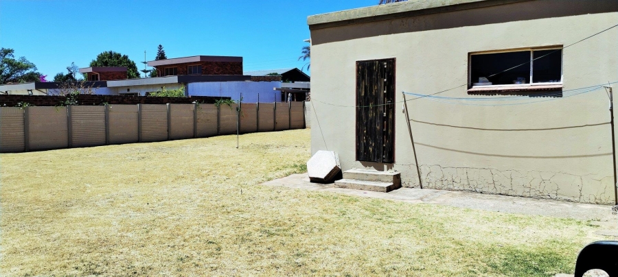 6 Bedroom Property for Sale in Rant En Dal Gauteng
