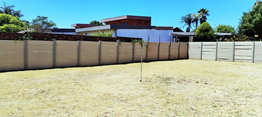 6 Bedroom Property for Sale in Rant En Dal Gauteng