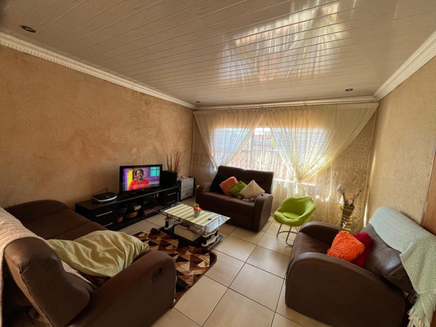 3 Bedroom Property for Sale in Mohlakeng Gauteng