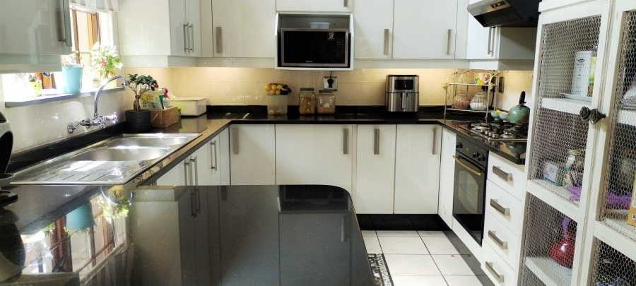 2 Bedroom Property for Sale in Rant En Dal Gauteng