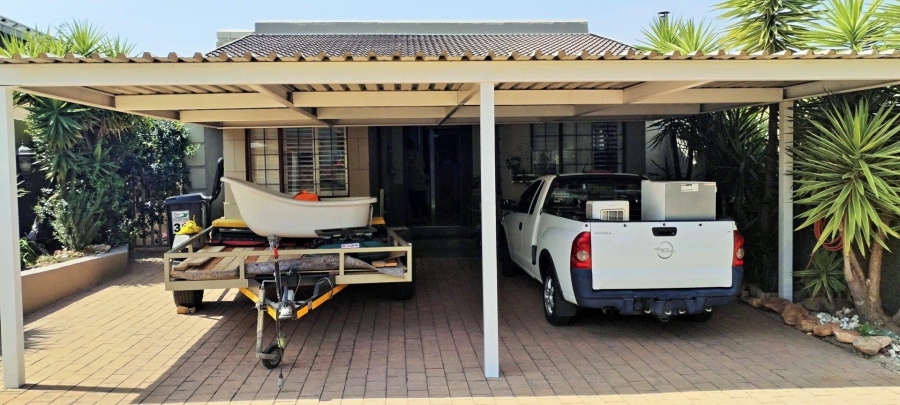 2 Bedroom Property for Sale in Rant En Dal Gauteng