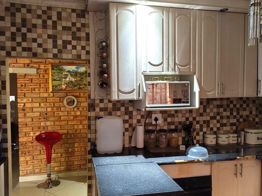3 Bedroom Property for Sale in Mohlakeng Gauteng