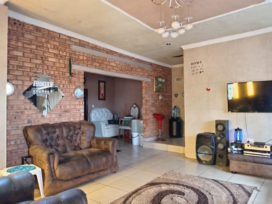 3 Bedroom Property for Sale in Mohlakeng Gauteng