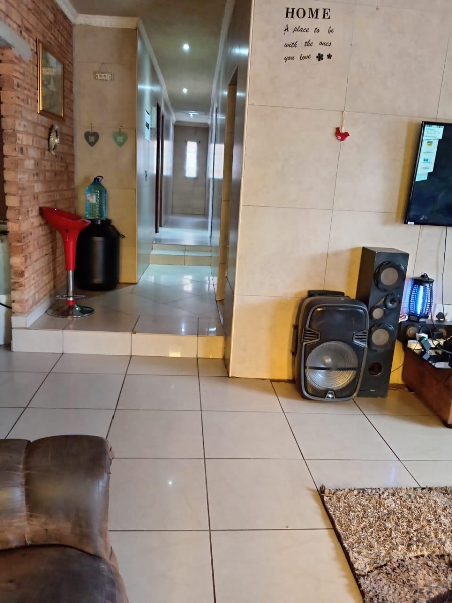 3 Bedroom Property for Sale in Mohlakeng Gauteng