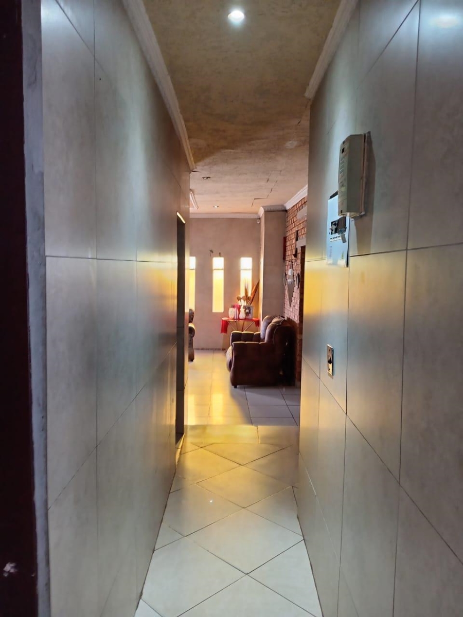 3 Bedroom Property for Sale in Mohlakeng Gauteng