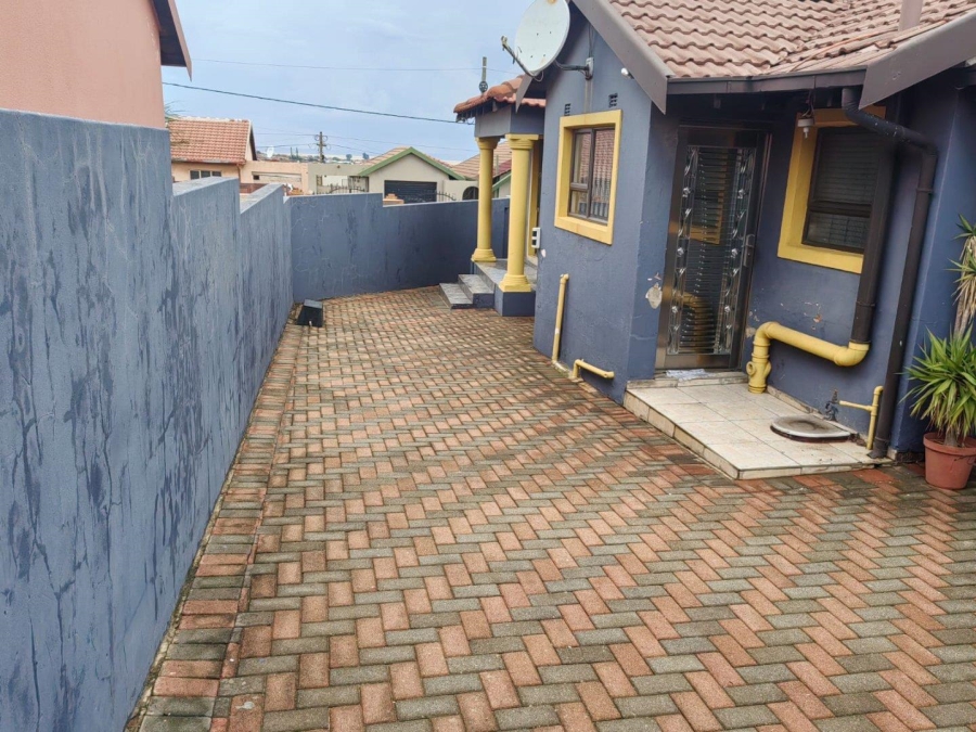 3 Bedroom Property for Sale in Kagiso Gauteng