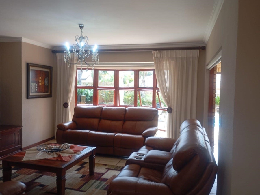 5 Bedroom Property for Sale in Chancliff Ridge Gauteng