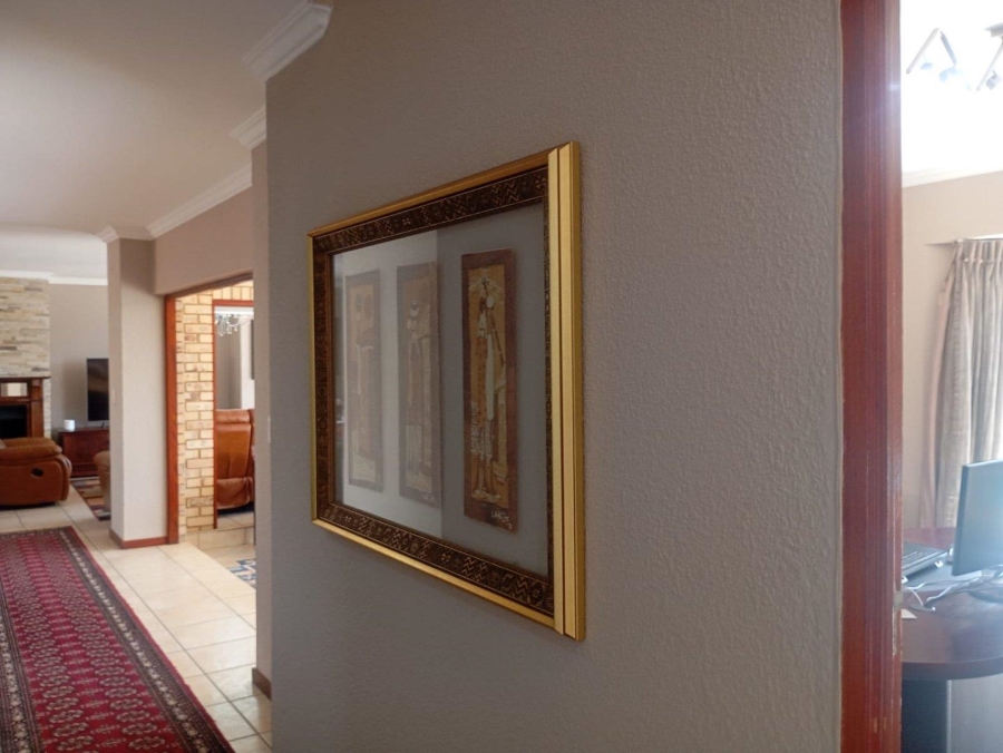 5 Bedroom Property for Sale in Chancliff Ridge Gauteng